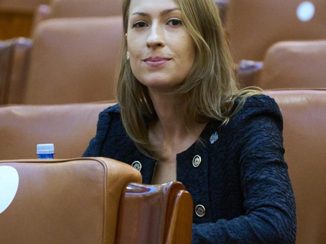 Am votat pentru adoptarea a două proiecte de lege importante, care vin în sprijinul persoanelor vulnerabile și al mediului de afaceri românesc