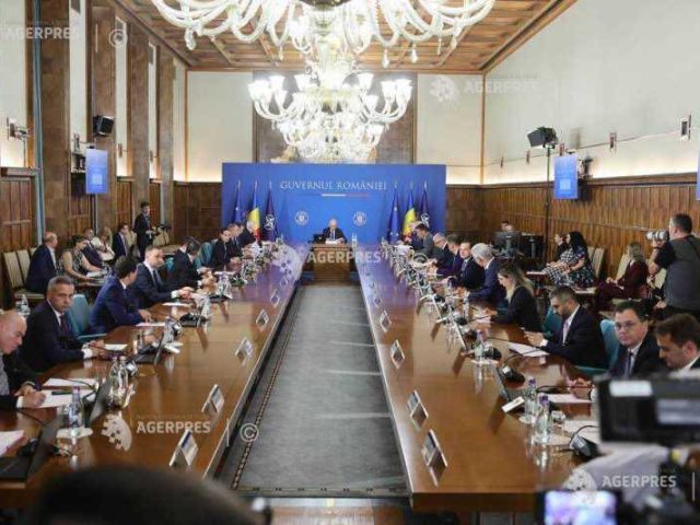 Măsuri rapide pentru protejarea economiei și a românilor, în contextul creșterii prețurilor la carburanți