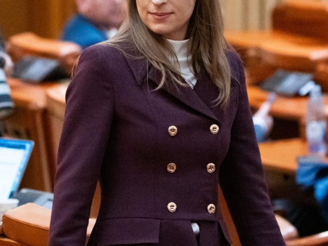 Avize favorabile pentru inițiative legislative privind combaterea hărțuirii în educație și la locul de muncă