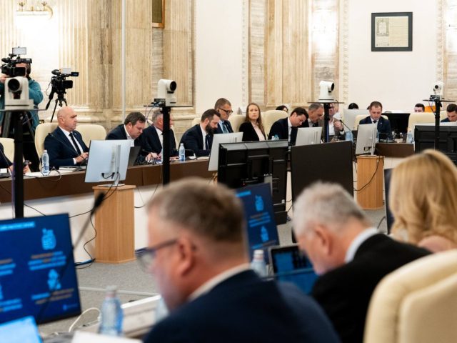 Astăzi au început, în comisiile parlamentare, dezbaterile asupra proiectului Legii bugetului de stat pe anul 2026