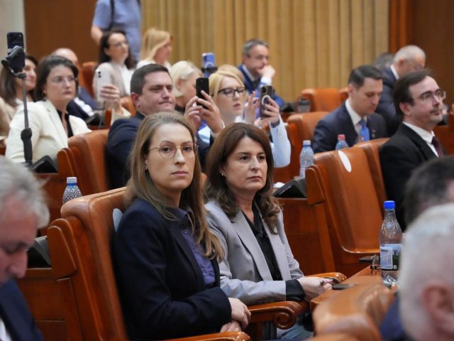 Legi pentru digitalizare, sănătate și memorie democratică: proiecte adoptate în Camera Deputaților cu impact social și administrativ